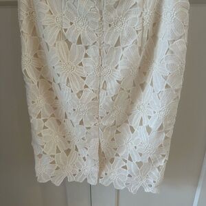 Ann Taylor size 10 Textured flower Skirt in Cream